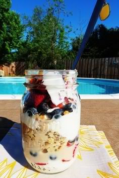 A healthy breakfast on the go, make the overnight oatmeal tonight and have this for breakfast!! 282 cals