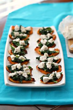 Spiced Sweet Potato Bites with Kale and Goat's Cheese for an easy, healthy appetizer! #sweetpotatoes #healthy #appetizer #kale